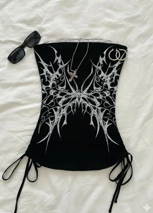 Top bustier noir imprimé motifs tribaux style gothique, marke: noctyra, zustand: Sehr gut, größe: M / 38 / 10, 21,90 €, 23,70 € inklusive Vinted-Käuferschutz