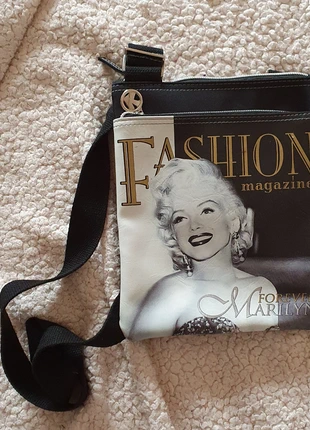 Tracolla Marylin Monroe bianco e nero, marque: Karactermania, état: Neuf sans étiquette, 4,99 €, 5,94 € Protection acheteurs incluse