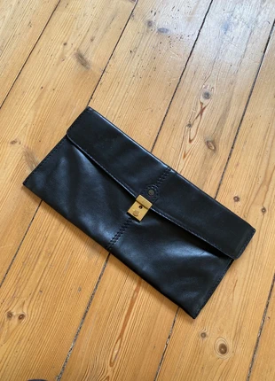 Schwarze Lederclutch mit Gold Details echtleder, merk: Vintage Dressing, staat: Heel goed, € 15,00, € 16,45 inclusief Kopersbescherming