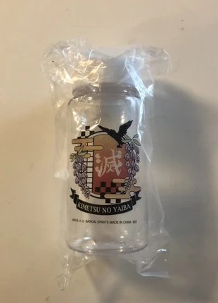 Gourde demon slayer , marca: Bandai, estado: Novo sem etiquetas, tamanho: Tamanho único, €5.00, €5.95 inclui Proteção do Comprador