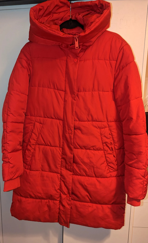 Red high neck zip puffer coat with hood | Vinted