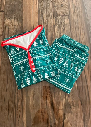 Pyjama de Noël assorti famille – modèle femme vert à motifs, 2 pièces col rouge, brand: sans marque, condition: New with tags, size: M / 38 / 10, €13.00, €14.35 includes Buyer Protection