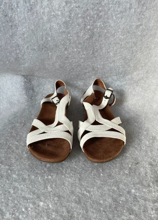 Sandalettes en cuir blanc crème, merk: centrshoes, staat: Nieuw zonder prijskaartje, maat: 37.5, € 5,00, € 5,95 inclusief Kopersbescherming