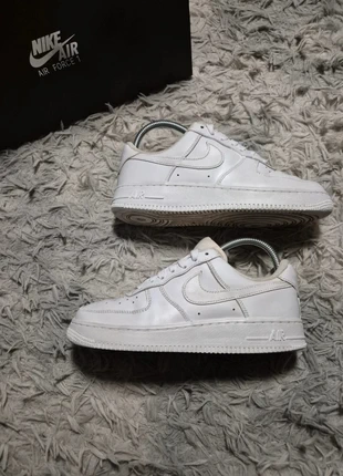 Basket Nike Air Force 1 Blanc Taille 37,5, marque: Nike, état: Très bon état, taille: 37.5, 33,00 €, 35,35 € Protection acheteurs incluse