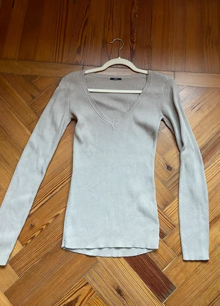 Maglia beige a costine con scollo a V – basic elegante, marke: Tezenis, zustand: Sehr gut, größe: M / 38 / 10, 5,00 €, 5,95 € inklusive Vinted-Käuferschutz