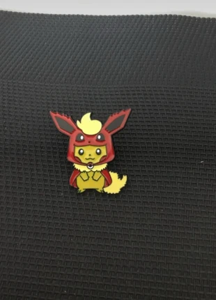 Pin’s Pikachu poncho Pyroli flareon Pokémon broche en très bon état, brand: Pokémon, condition: Very good, €3.00, €3.85 includes Buyer Protection Pro