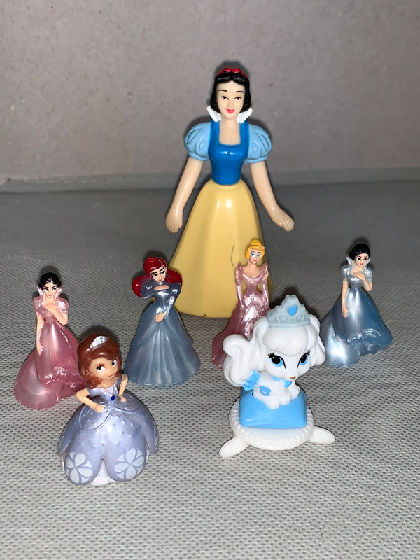 Lot 7 jouets figurines Princesse Disney