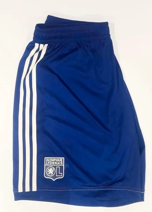 Short de football Olympique Lyonnais adidas -Taille L, marke: adidas, zustand: Gut, größe: L, 2,75 €, 3,59 € inklusive Vinted-Käuferschutz