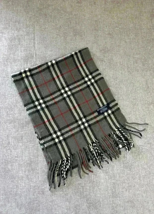 Écharpe Burberry gris, marque: Burberry, état: Très bon état, 45,00 €, 47,95 € Protection acheteurs (Pro) incluse