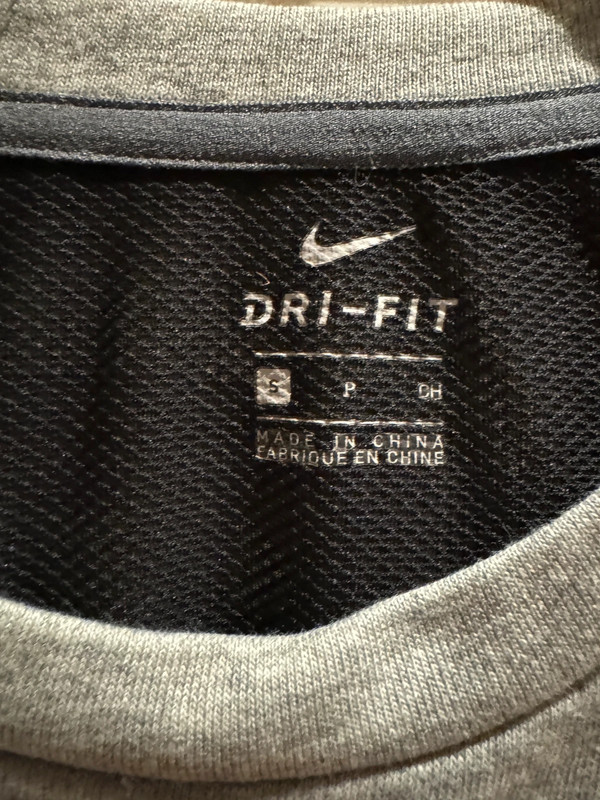 Cropped Nike Sweater 3