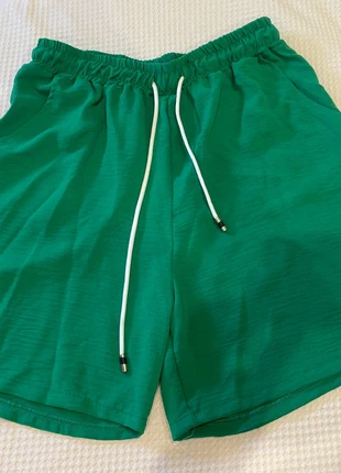 Pantalón verde corto, marque: Local, état: Neuf sans étiquette, taille: Taille unique, 11,00 €, 12,25 € Protection acheteurs incluse