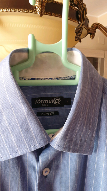 De nada Consistente cliente Camisa Fórmula Joven El Corte Inglés, color azul claro con rayas finas de color blanco, slim fit - Vinted De nada Consistente cliente Camisa Fórmula Joven El Corte Inglés, color azul claro con rayas finas de color blanco, slim fit - Vinted