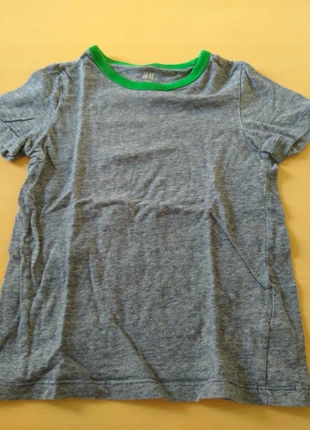 T shirt h&m (ref41), marque: H&M, état: Très bon état, taille: 6 ans / 116 cm, 1,00 €, 1,75 € Protection acheteurs incluse