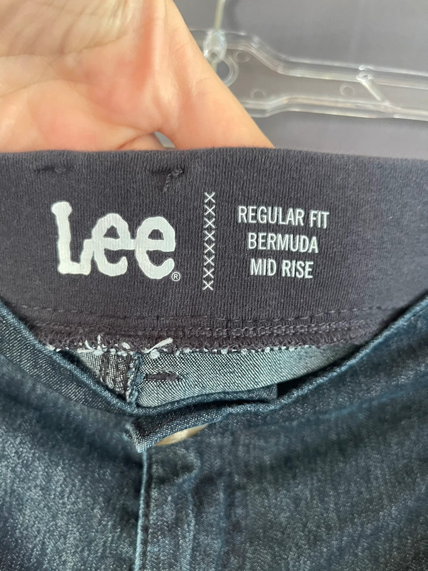 Lee size 16 dark blue mid rise Bermuda jean shorts 2