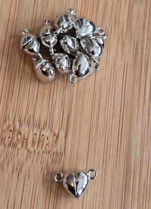 5 sets silver heart magnetic fasteners, condition: Very good, £2.99, £3.84 includes Buyer Protection Pro