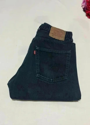 Jeans Levi’s 501 Noire W27 L32 / FR 36, marque: Levi's, état: Très bon état, taille: W27 | FR 36, 25,00 €, 26,95 € Protection acheteurs incluse