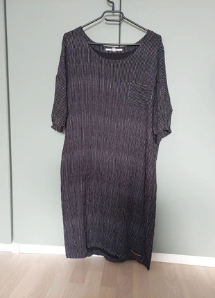 Zwarte Gestreepte Jurk Van Moscow Maat L, merk: MOSCOW, staat: Goed, maat: L / 40 / 12, € 10,00, € 11,20 inclusief Kopersbescherming