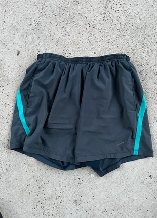 Short de sport Nike Dri-Fit – Taille M, marque: Nike, état: Très bon état, taille: M, 15,00 €, 16,45 € Protection acheteurs incluse