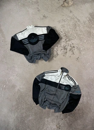 Adidas veste vintage 80’s, marque: adidas, état: Très bon état, taille: XS, 29,00 €, 31,15 € Protection acheteurs incluse