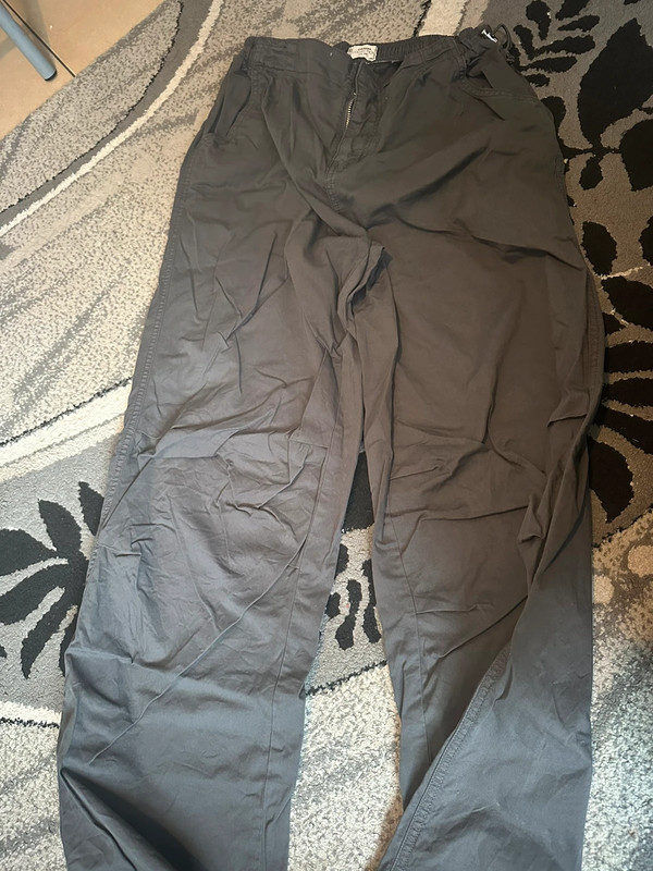 Pantalon parachute gris foncé 1