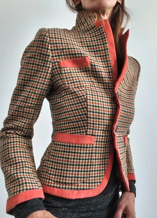 100% wool high quality fitted blazer jacket, marque: Carolina Morato, état: Très bon état, taille: S / 36 / 8, 24,00 €, 25,90 € Protection acheteurs incluse