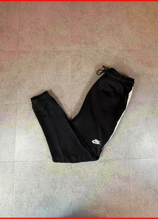 Jogging Nike – Taille S – Noir – Bon état, marca: Nike, estado: Bom, tamanho: S, €6.00, €7.00 inclui Proteção do Comprador