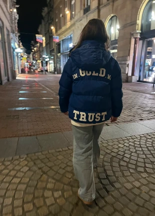 In Gold We Trust Puffer, merk: In gold we Trust, staat: Heel goed, maat: M / 38 / 10, € 45,00, € 47,95 inclusief Kopersbescherming