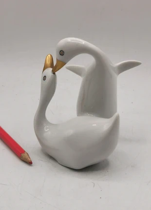 Statuette couple de cygnes blanc Porcelaine doré, marque: Hollóháza, état: Très bon état, 10,00 €, 11,20 € Protection acheteurs incluse