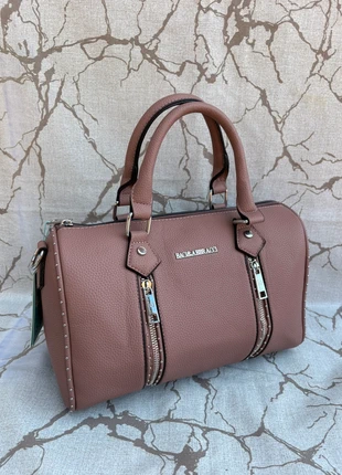 Borsa a mano marrone con dettagli zip e borchiette – Bag&Abbracci, marque: Baci&Abbracci, état: Neuf avec étiquette, 16,00 €, 17,50 € Protection acheteurs incluse