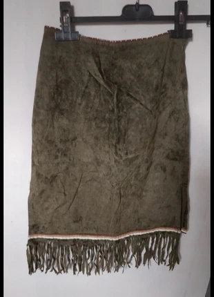 Jupe vert kaki suédine velours ras franges France Vintage Français années 90, marke: Vintage Dressing, zustand: Sehr gut, größe: 9 Jahre / 134, 6,00 €, 7,00 € inklusive Vinted-Käuferschutz