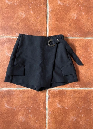 Falda pantalón negra Bershka Talla 32 – estilo urbano con toque chic, merk: Bershka, staat: Heel goed, maat: XXS / 32 / 4, € 4,50, € 5,43 inclusief Kopersbescherming