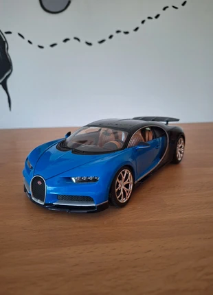 Voiture Bugatti Chiron bleu métallisé miniature ( 1/18 ), marque: Bugatti, état: Neuf sans étiquette, taille: Taille unique, 25,00 €, 26,95 € Protection acheteurs incluse