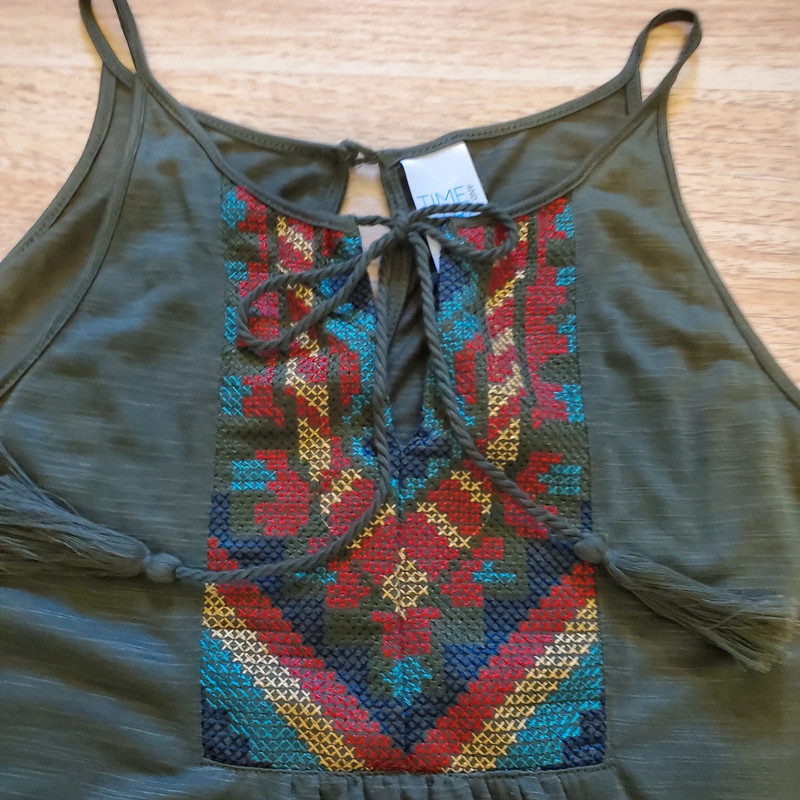 Nive tank size small strech.. 1