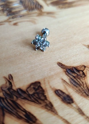 Piercing chirurgisch staal met steentjes, staat: Heel goed, € 4,00, € 4,90 inclusief Kopersbescherming