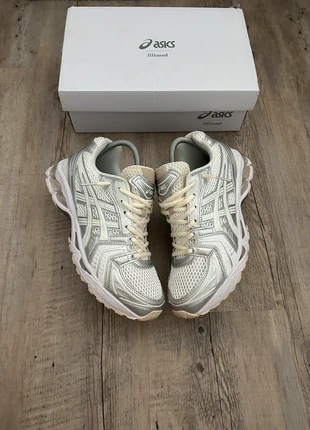 Asics Kayano 14 blanche et beige taille 42, marque: Asics, état: Bon état, taille: 42, 45,00 €, 47,95 € Protection acheteurs incluse