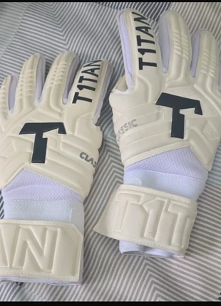 Titan keepershandschoenen, merk: Titan, staat: Heel goed, € 30,00, € 32,20 inclusief Kopersbescherming