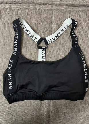 Reggiseno sportivo Bershka , brand: Bershka, condizioni: Ottime, taglia: 65A e AA | IT 0A e AA, €5.00, €5.95 include la Protezione acquisti
