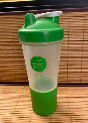 Shaker 500ml, marque: Natural Mojo, état: Très bon état, 4,00 €, 4,90 € Protection acheteurs incluse