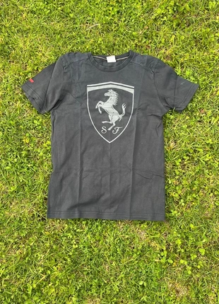 T-shirt Y2K crewnek Ferrari x Puma, merk: Puma, staat: Heel goed, maat: S, € 12,00, € 13,30 inclusief Kopersbescherming