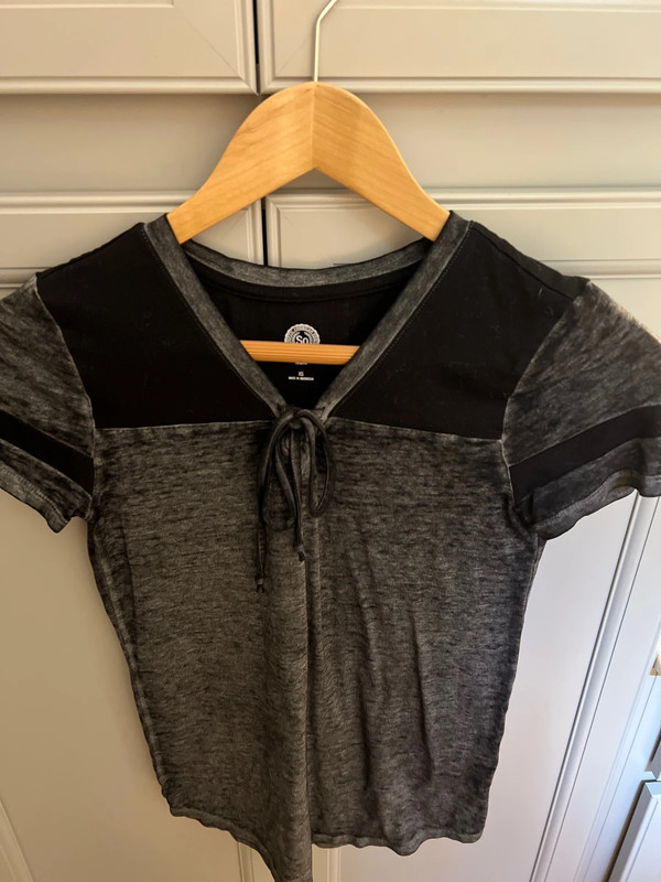 Women’s size xsmall So brand top euc 4