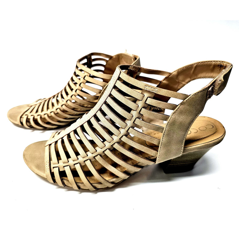 Coconuts by Matisse Taupe Strappy Low Heel Gladiator Sandals Size 9 3