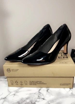 Escarpins noir vernis clarks, brand: Clarks, condition: Very good, size: 40, €15.00, €16.45 includes Buyer Protection