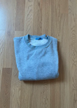 Sweat gris yesstyle, marque: YesStyle, état: Très bon état, taille: Taille unique, 10,00 €, 11,20 € Protection acheteurs incluse