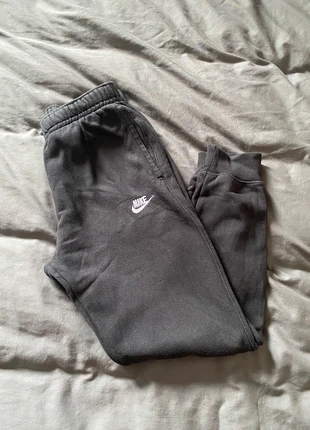 Jogging nike noir, marke: Nike, zustand: Sehr gut, größe: S, 14,00 €, 15,40 € inklusive Vinted-Käuferschutz