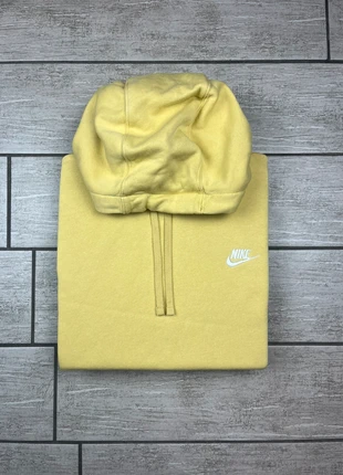 Pull Nike | Taille M | Jaune logo brodé, marque: Nike, état: Neuf sans étiquette, taille: M, 19,90 €, 21,60 € Protection acheteurs incluse