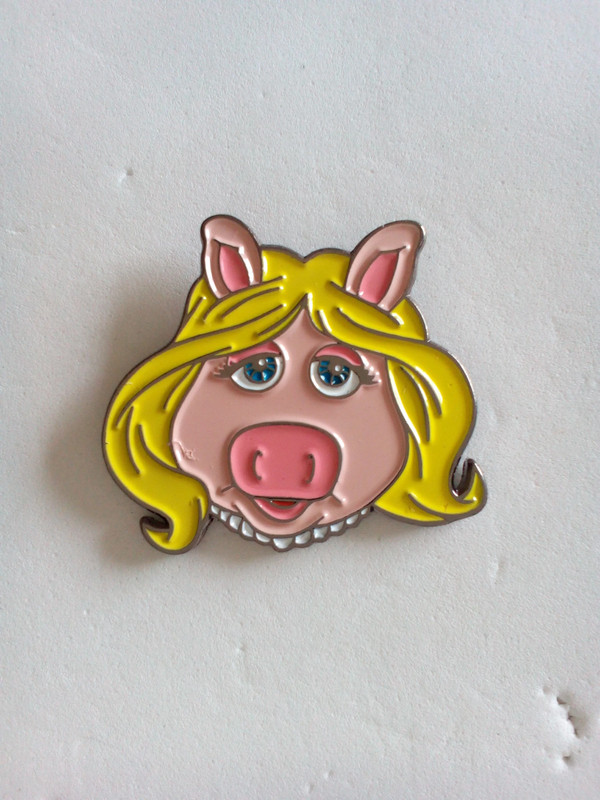 Miss Piggy Lapel Pin Metal Badge Pins The Muppet Show | Vinted