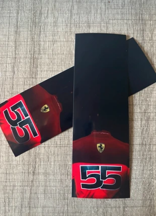 Marque Page Carlos Sainz 55 - Scuderia Ferrari HP, marca: Ferrari, estado: Novo com etiquetas, €3.50, €4.38 inclui Proteção do Comprador