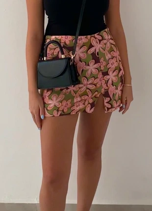 Green floral retro skirt, brand: Pull & Bear, condition: Very good, size: L / 12, £8.00, £9.10 includes Buyer Protection