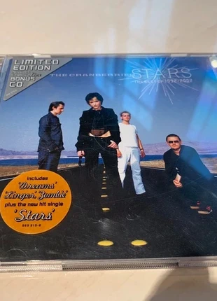The Cranberries / Stars - The Best of 1992- 2002, état: Très bon état, 10,00 €, 11,20 € Protection acheteurs incluse