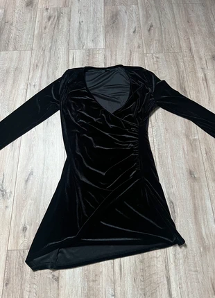 Superbe robe noire Shein XL – effet drapé, look glamour assuré !, marque: Shein, état: Très bon état, taille: XL / 42 / 14, 2,00 €, 2,80 € Protection acheteurs incluse